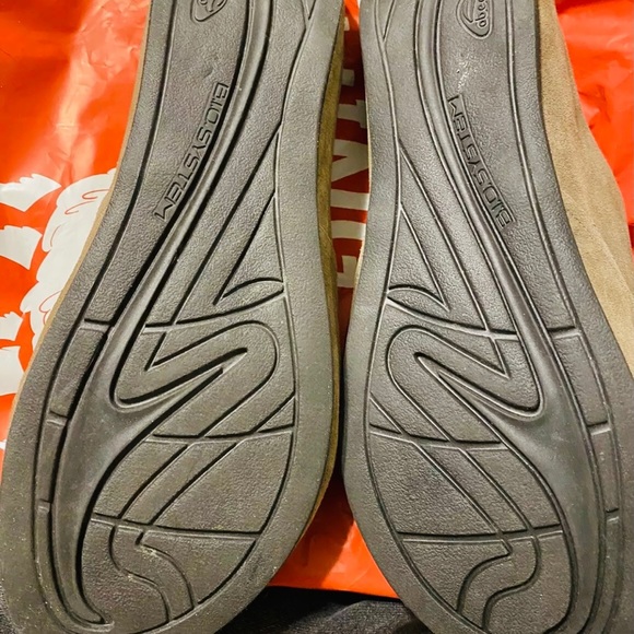 Abeo Bio System Women’s Brown Suede Mules
Size 11 - Picture 4 of 12